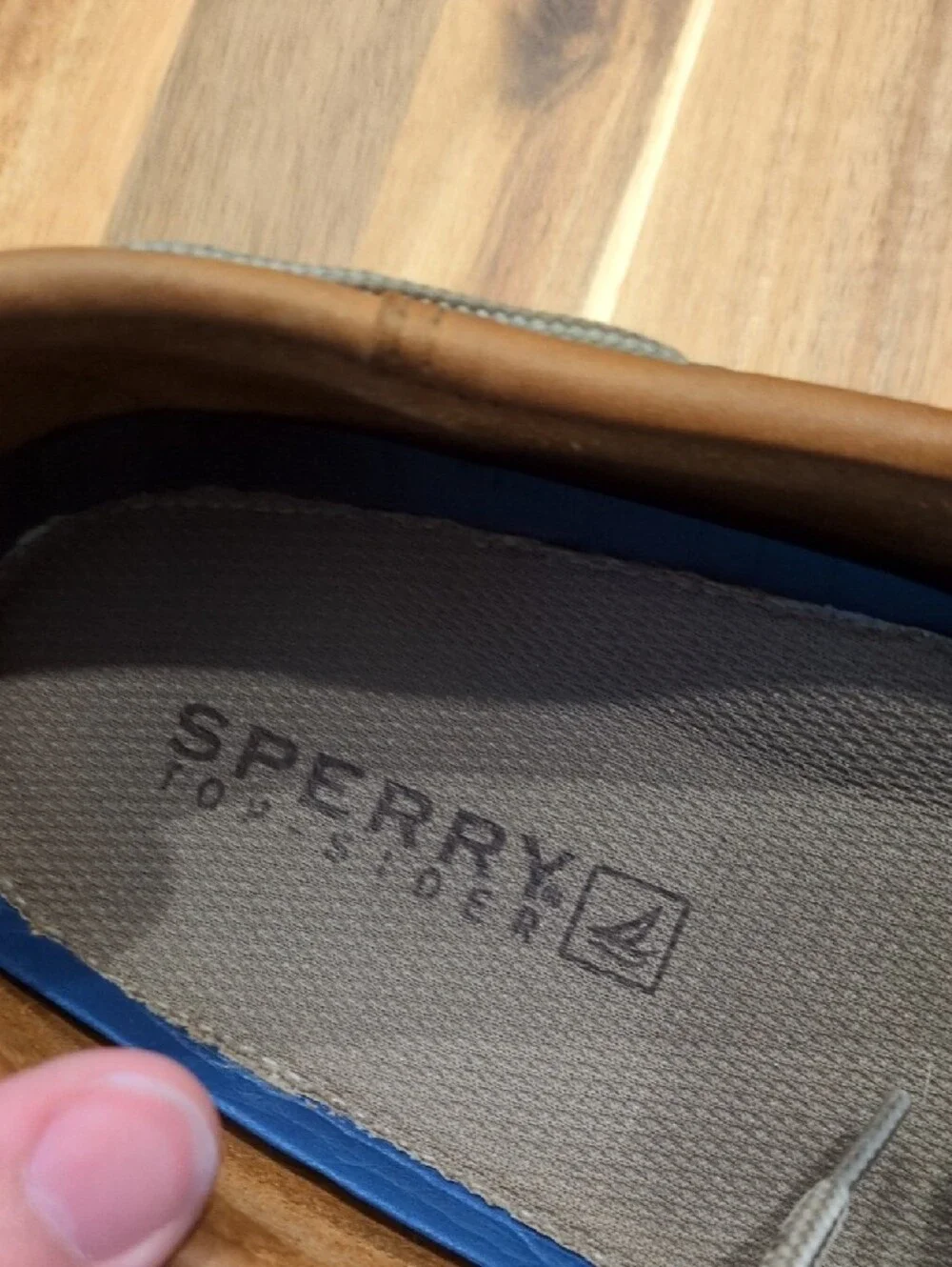 Sperry Men's Tan Leather 2-Eye Boat Shoes with Gray Laces